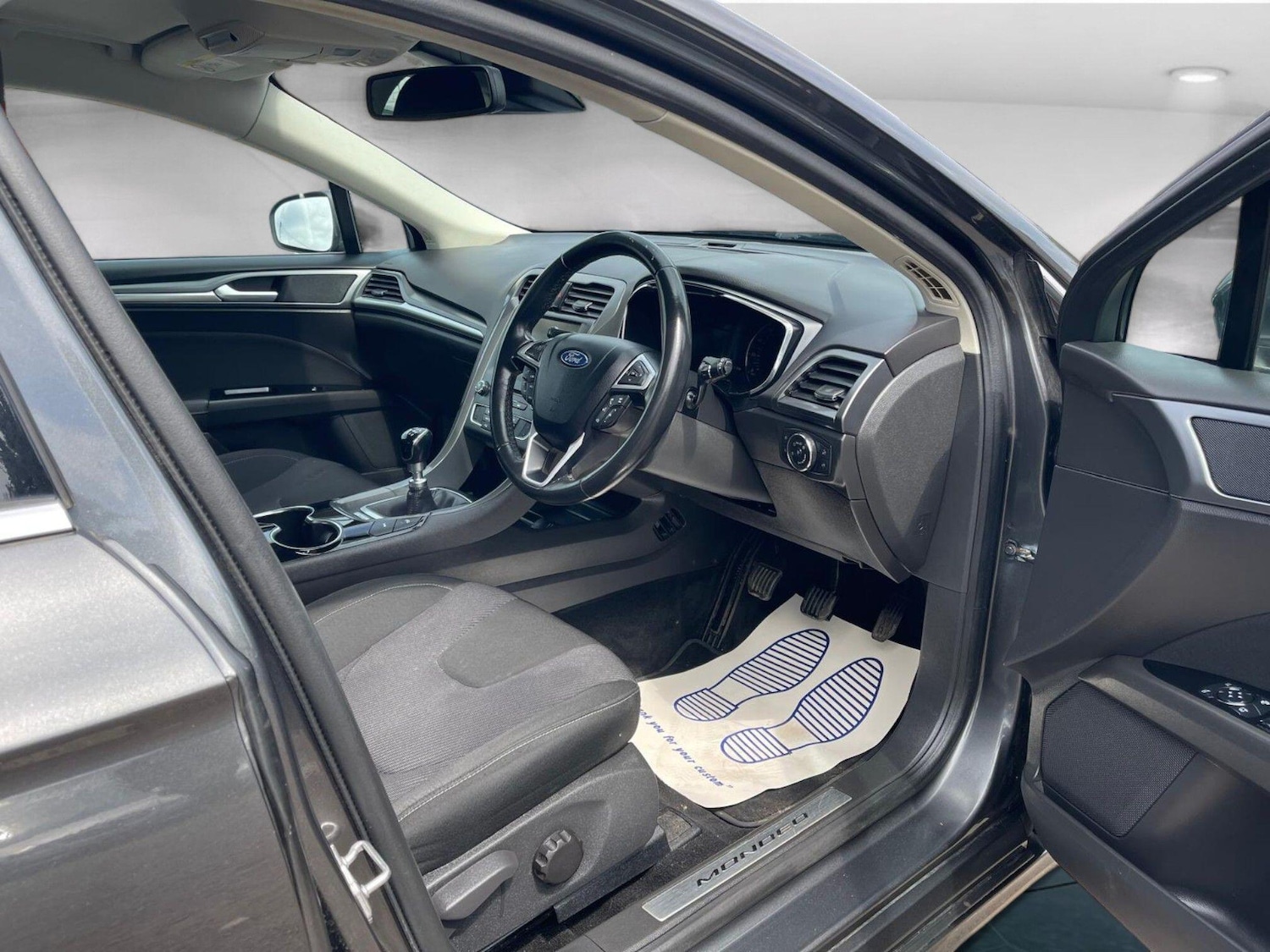 Used Ford Mondeo 2015 for sale - 76609396: Photo 14