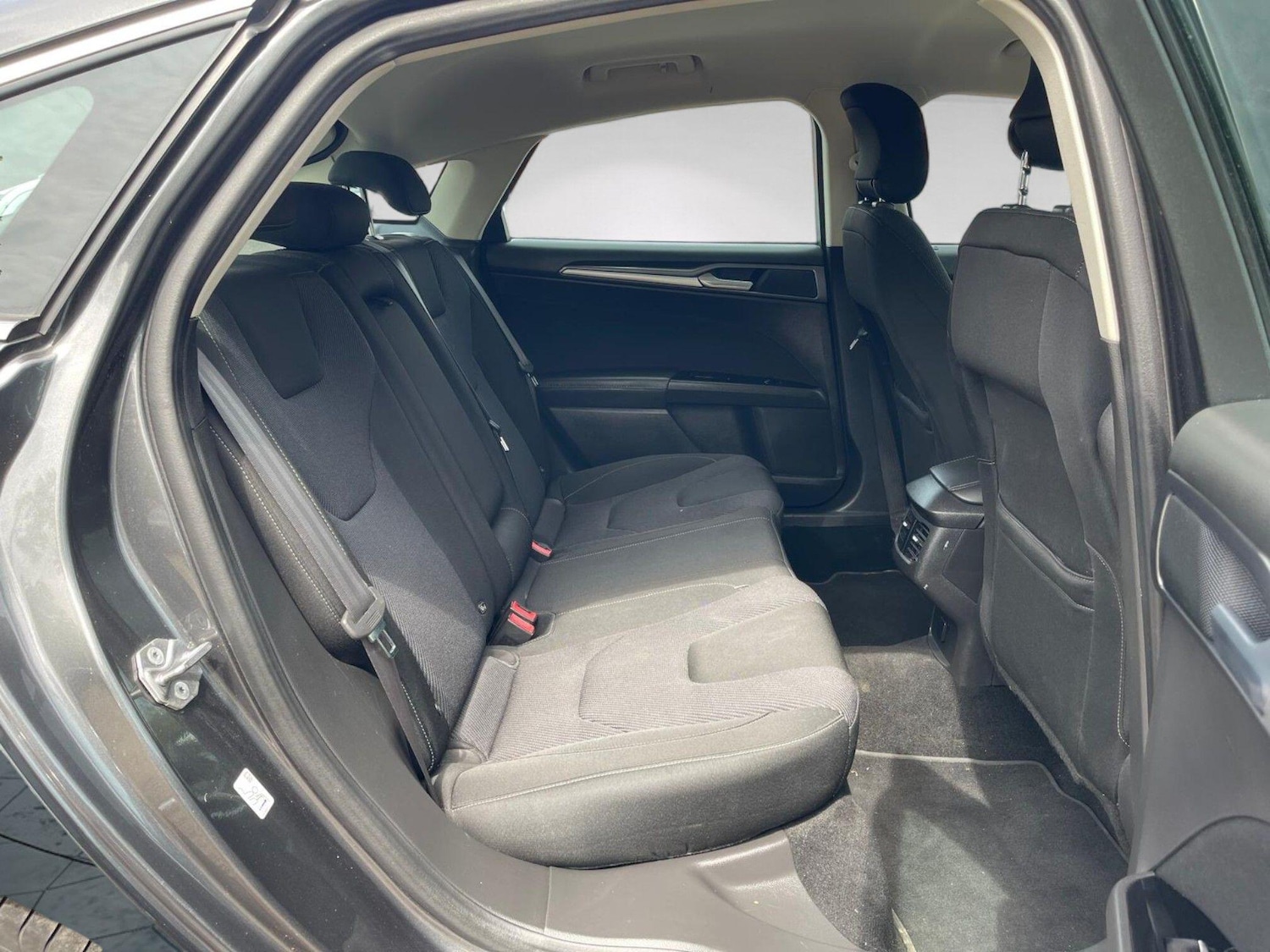 Used Ford Mondeo 2015 for sale - 76609396: Photo 15