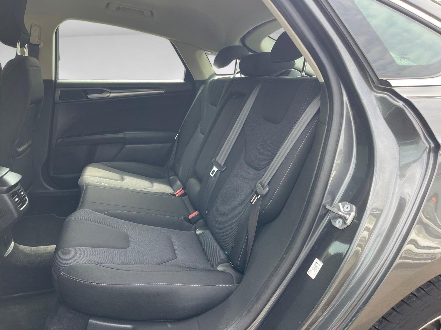 Used Ford Mondeo 2015 for sale - 76609396: Photo 16