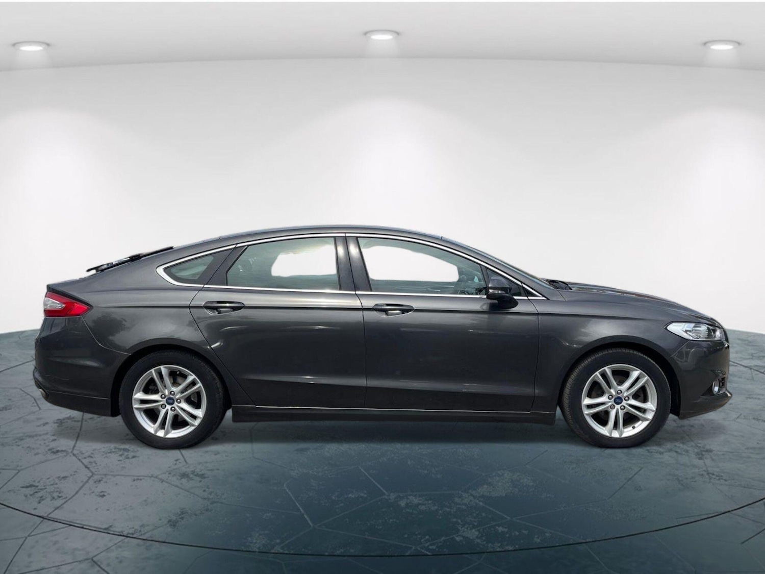 Used Ford Mondeo 2015 for sale - 76609396: Photo 3