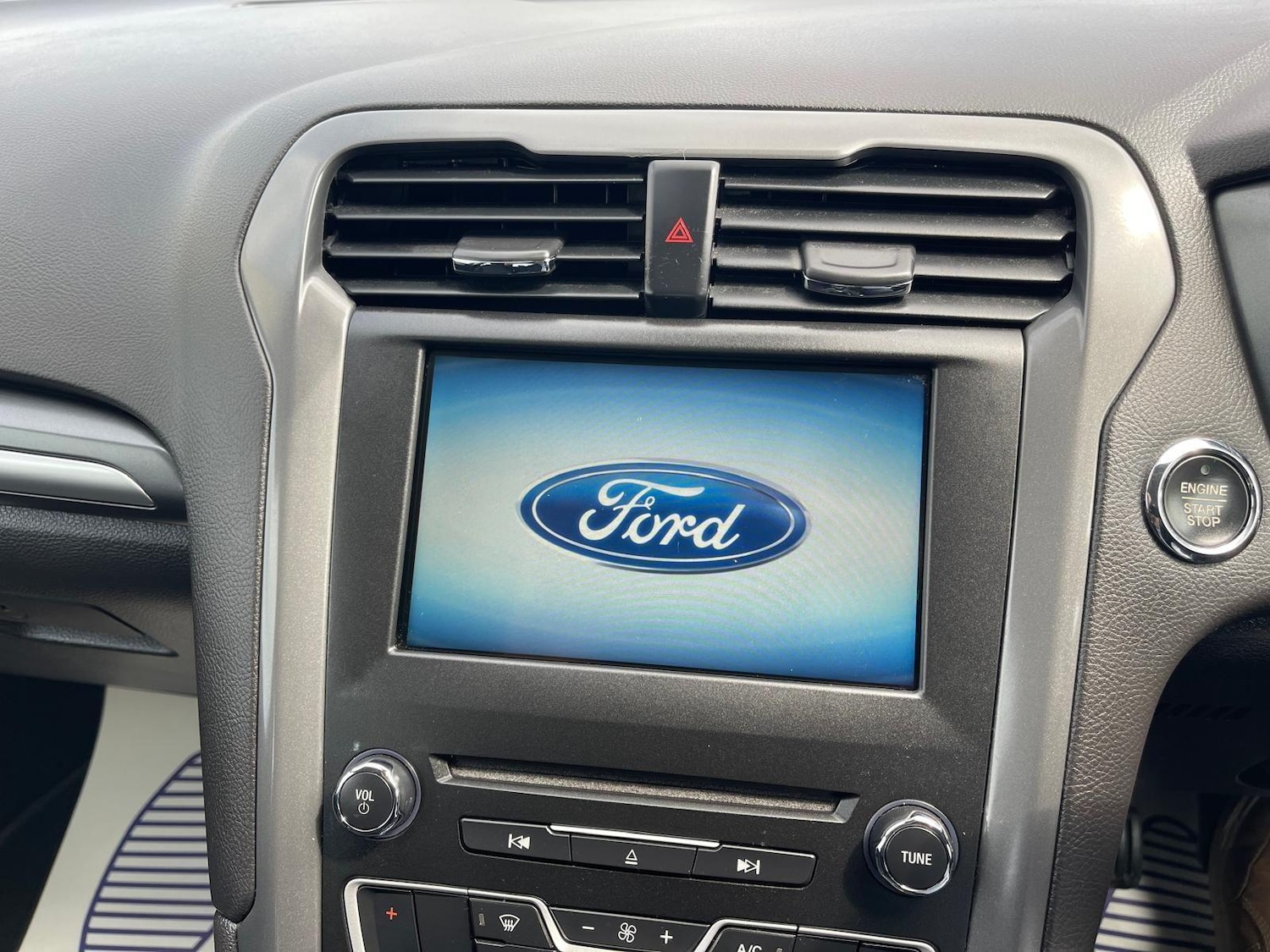 Used Ford Mondeo 2015 for sale - 76609396: Photo 33