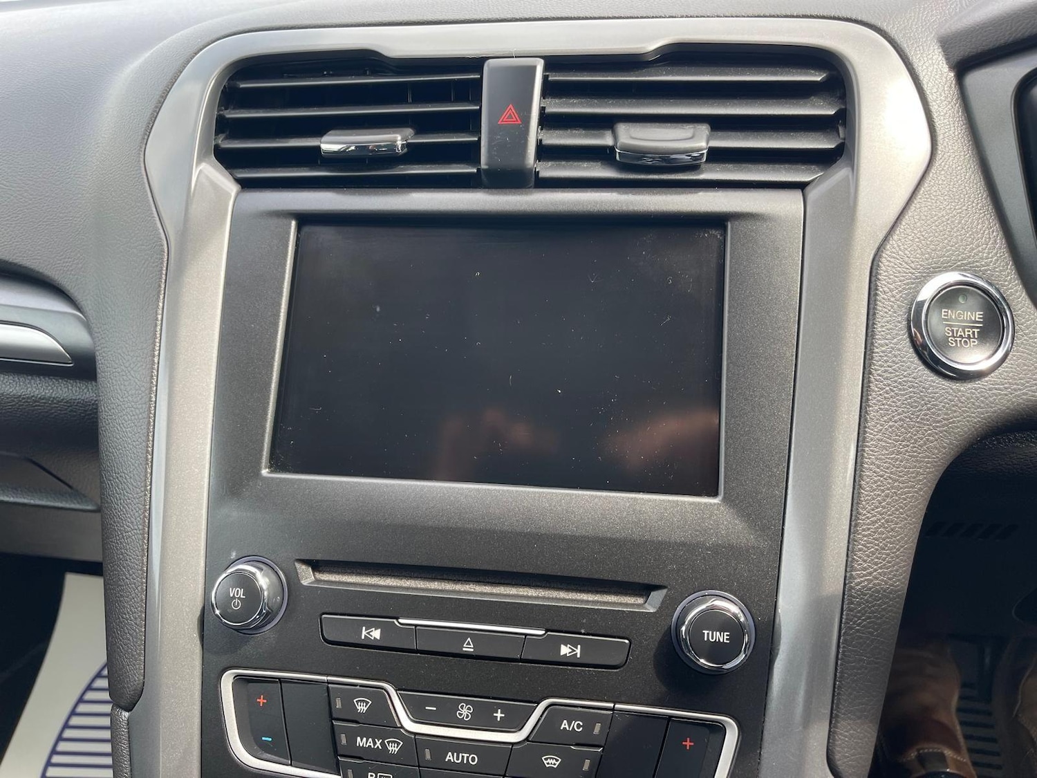 Used Ford Mondeo 2015 for sale - 76609396: Photo 34