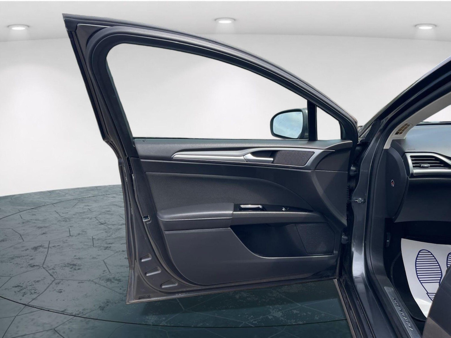 Used Ford Mondeo 2015 for sale - 76609396: Photo 41