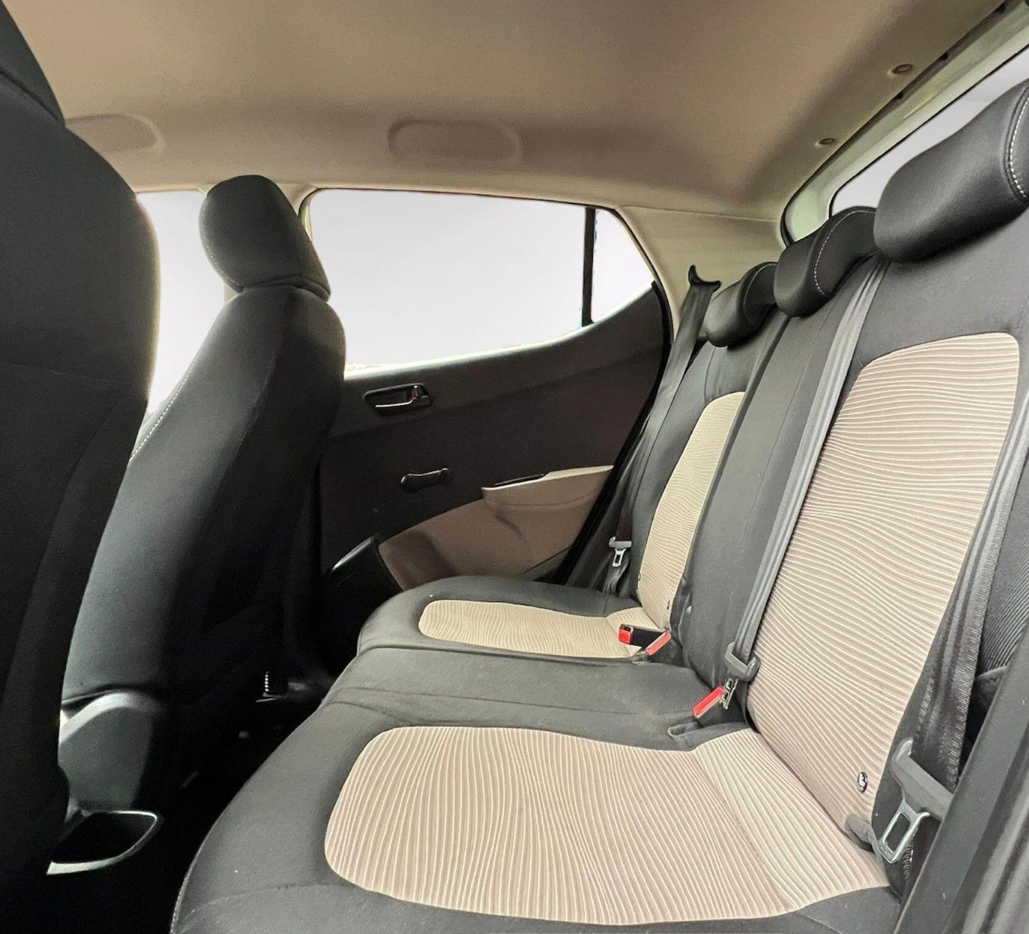 Used Hyundai i10 2016 for sale - 76353057: Photo 16