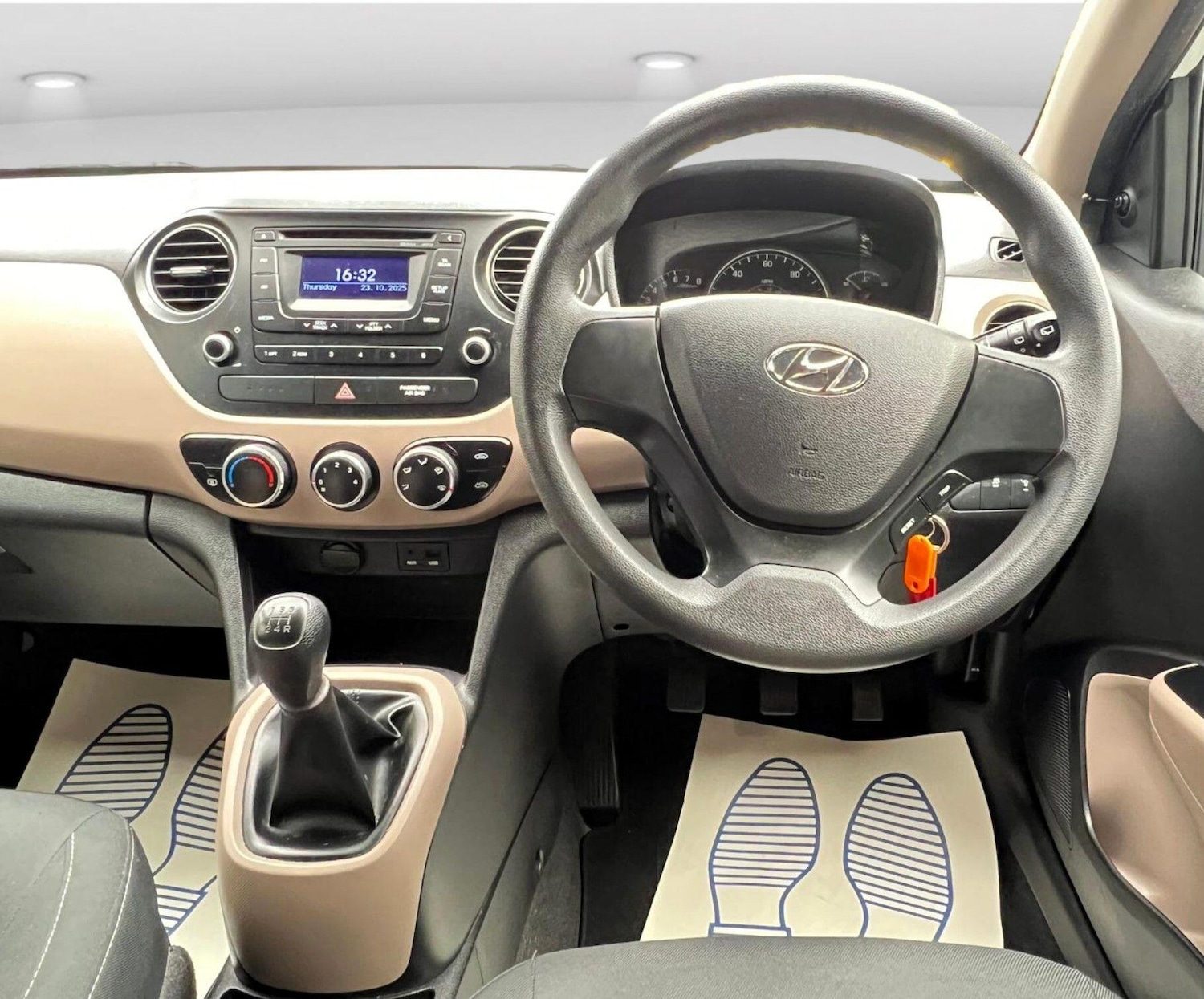 Used Hyundai i10 2016 for sale - 76353057: Photo 23