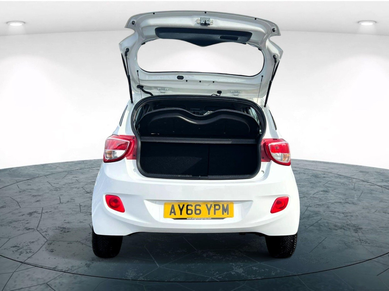 Used Hyundai i10 2016 for sale - 76353057: Photo 37