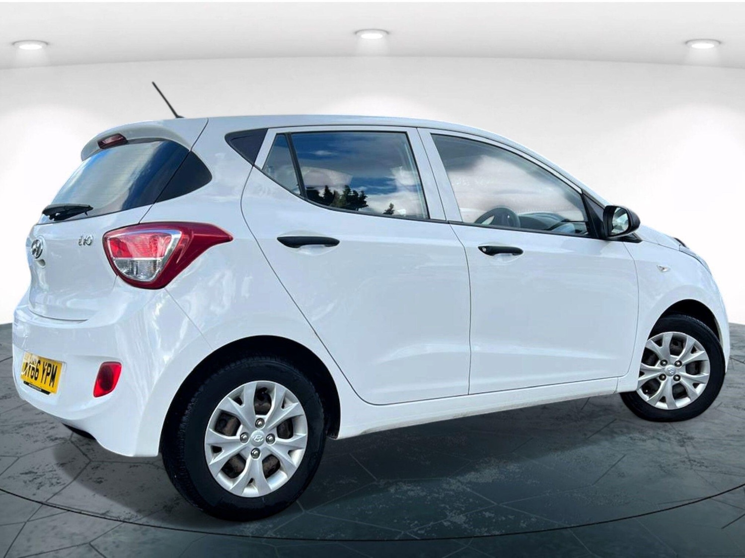 Used Hyundai i10 2016 for sale - 76353057: Photo 4