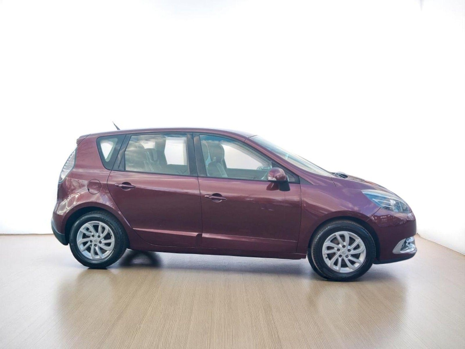 Used Renault Scenic 2013 for sale - 76186856: Photo 9