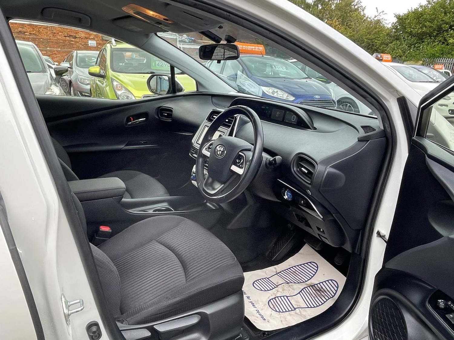 Used Toyota Prius 2024 for sale - 76545948: Photo 8