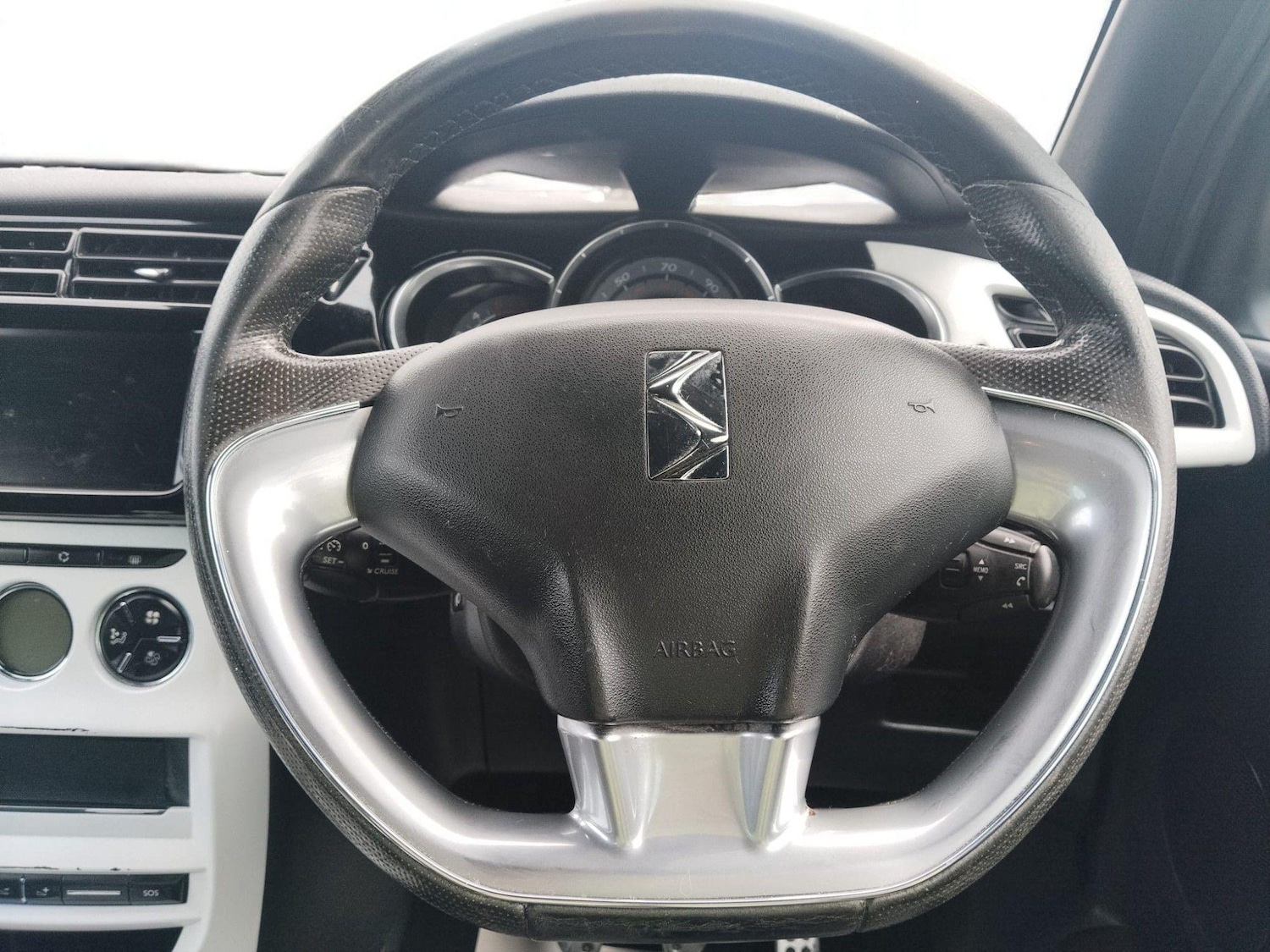 Used DS Automobiles DS 3 2015 for sale - 76186998: Photo 22