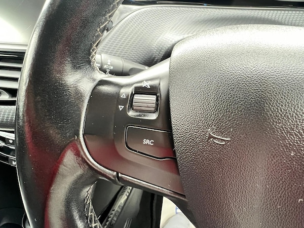 Used Peugeot 2008 2016 for sale - 76287964: Photo 24