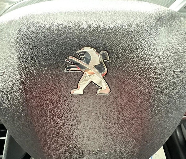Used Peugeot 2008 2016 for sale - 76287964: Photo 25