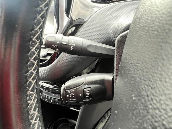 Used Peugeot 2008 2016 for sale - 76287964: Photo 27