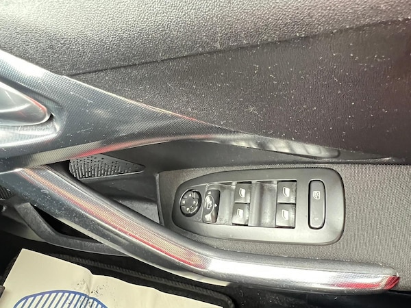 Used Peugeot 2008 2016 for sale - 76287964: Photo 32