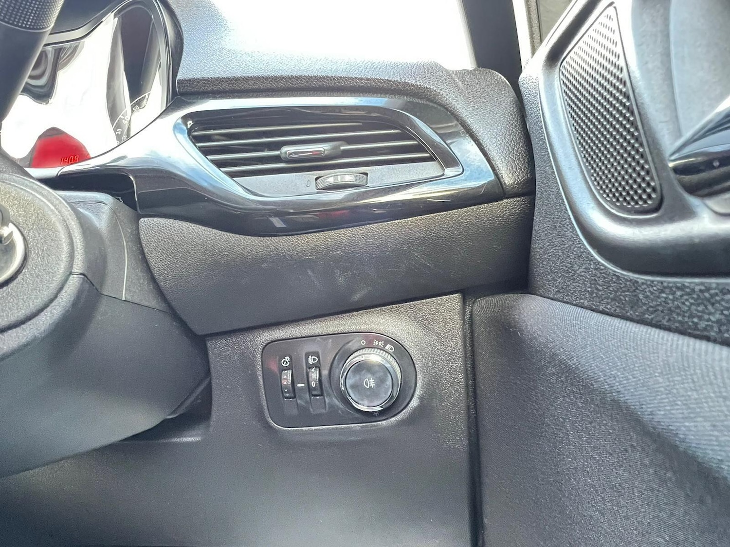 Used Vauxhall Corsa 2016 for sale - 76299858: Photo 31