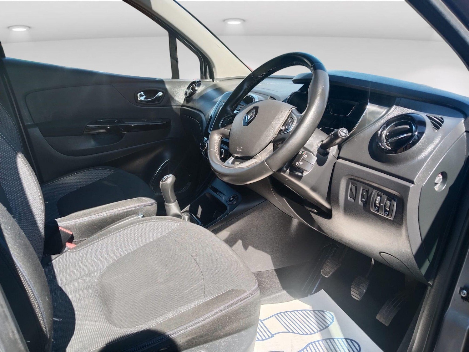 Used Renault Captur 2017 for sale - 76186990: Photo 13