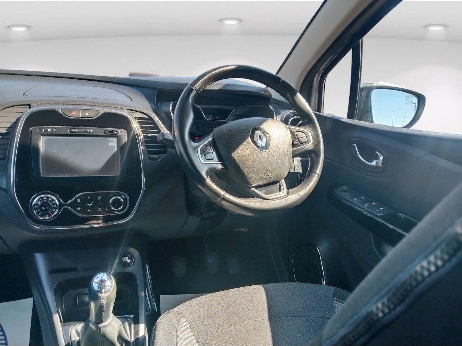 Used Renault Captur 2017 for sale - 76186990: Photo 23