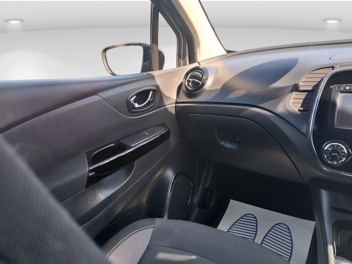 Used Renault Captur 2017 for sale - 76186990: Photo 36