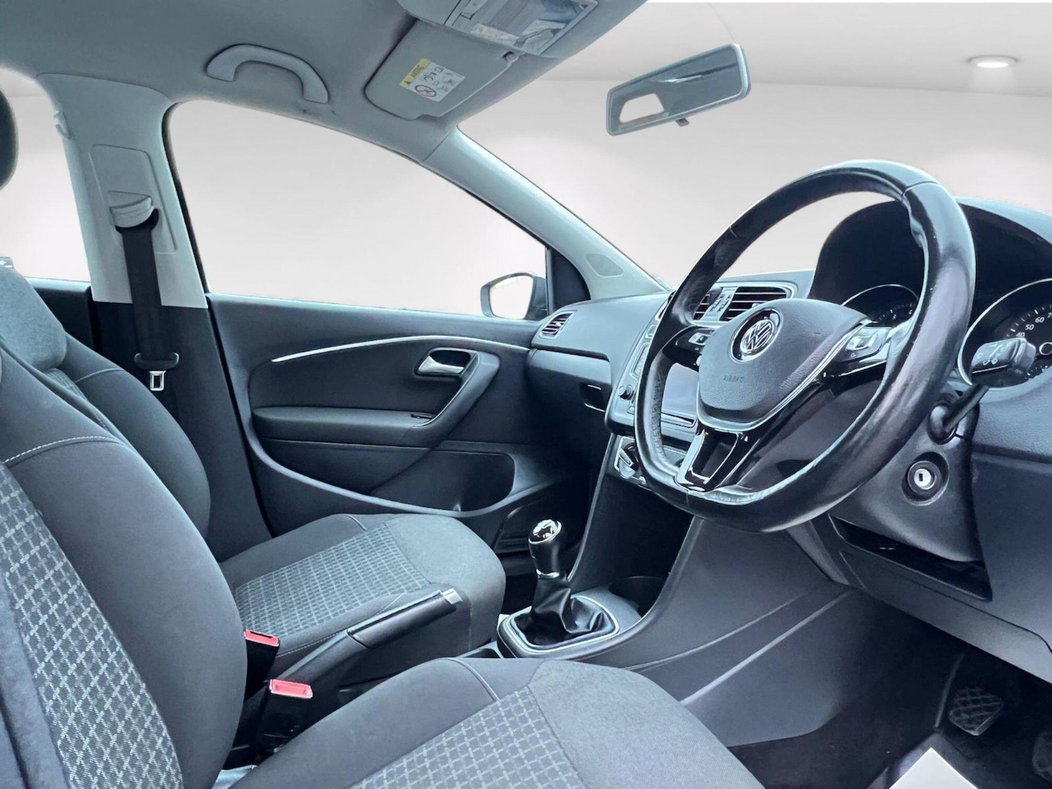 Used Volkswagen Polo 2015 for sale - 76706720: Photo 14