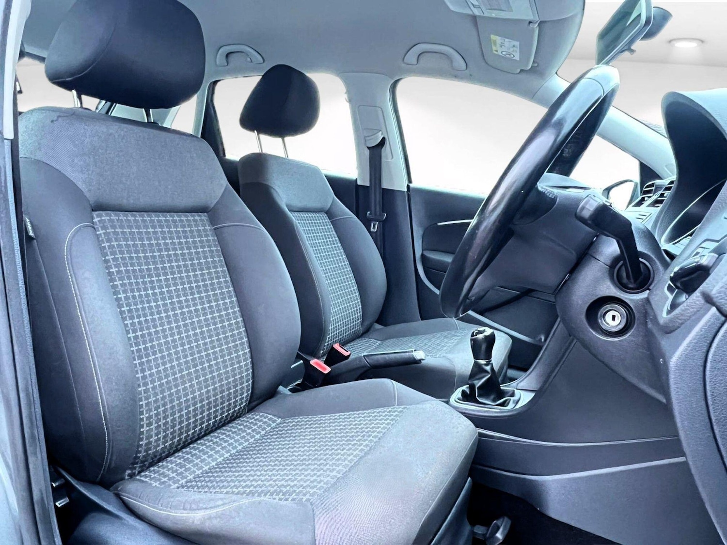 Used Volkswagen Polo 2015 for sale - 76706720: Photo 15