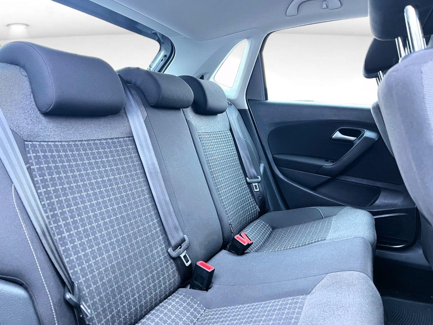 Used Volkswagen Polo 2015 for sale - 76706720: Photo 16