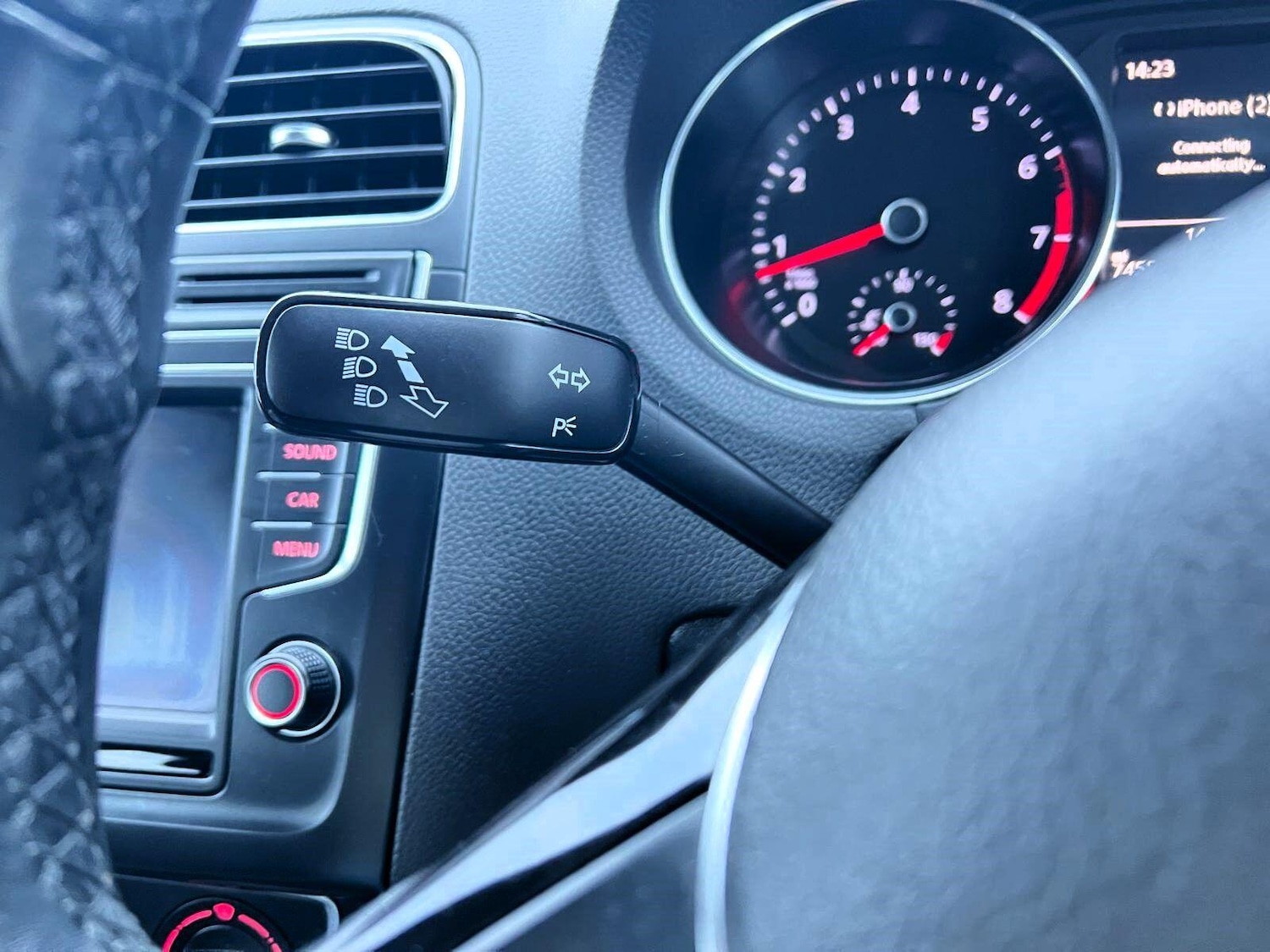 Used Volkswagen Polo 2015 for sale - 76706720: Photo 28