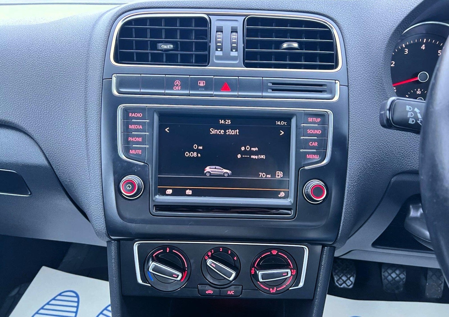 Used Volkswagen Polo 2015 for sale - 76706720: Photo 36