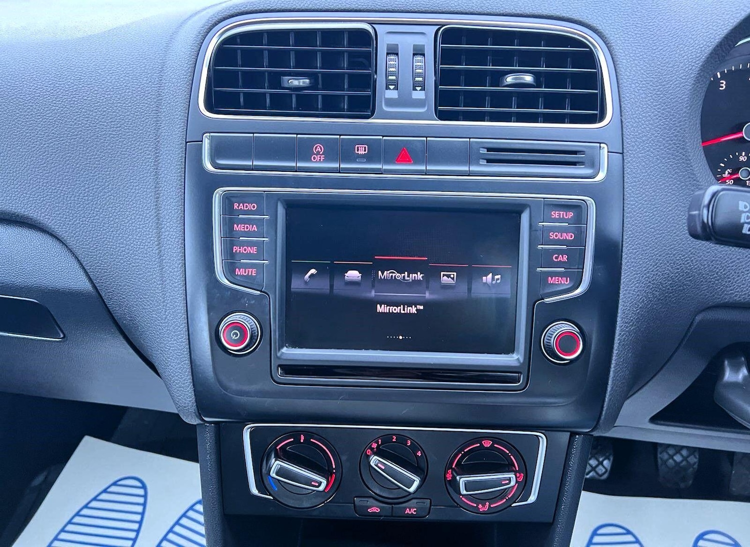 Used Volkswagen Polo 2015 for sale - 76706720: Photo 37