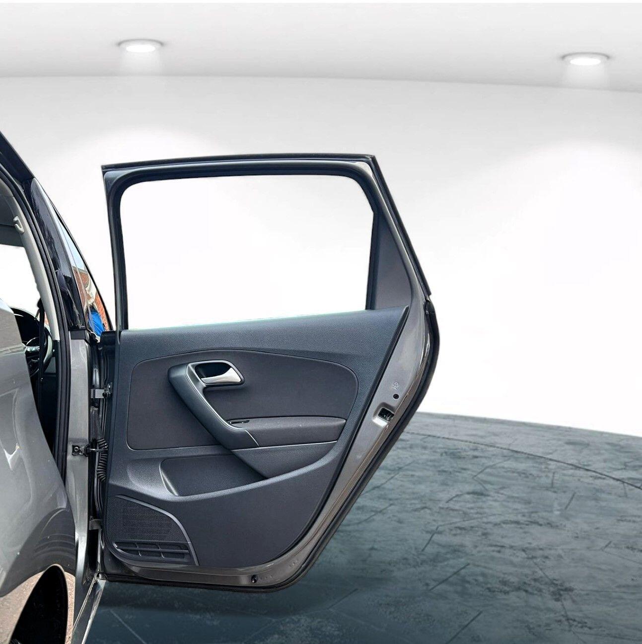 Used Volkswagen Polo 2015 for sale - 76706720: Photo 44