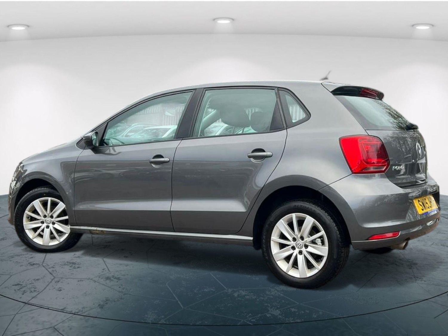 Used Volkswagen Polo 2015 for sale - 76706720: Photo 7