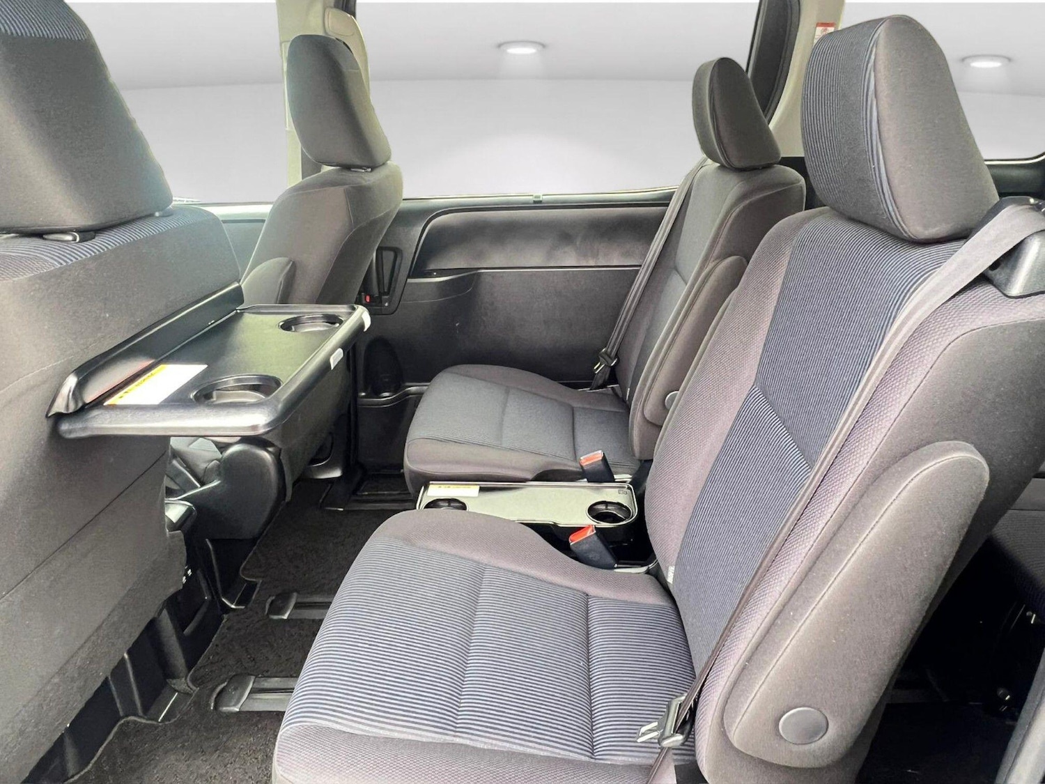 Used Toyota Voxy for sale - 76211696: Photo 15