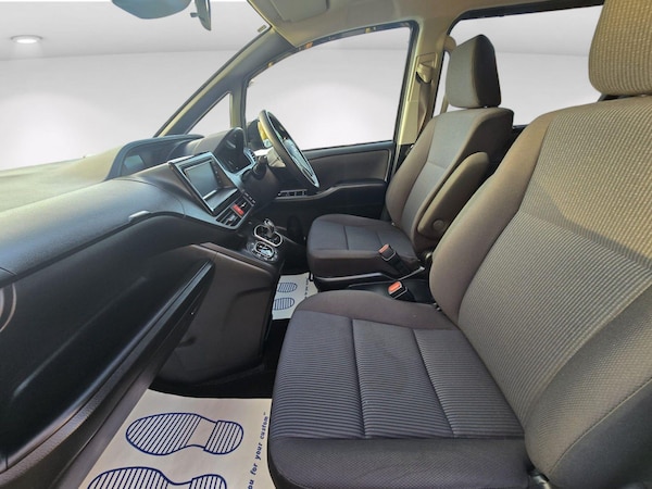 Used Toyota Voxy for sale - 76211696: Photo 17