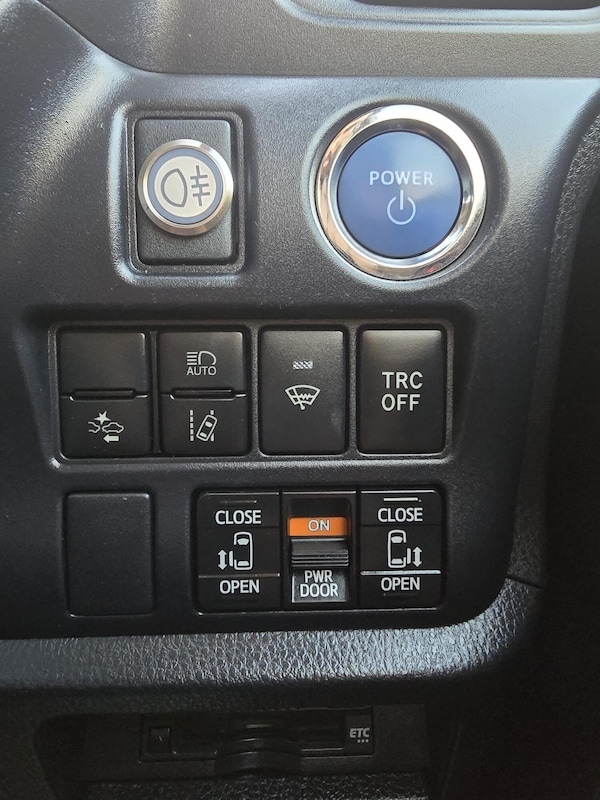 Used Toyota Voxy for sale - 76211696: Photo 23