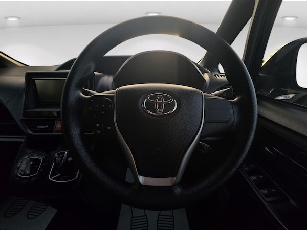 Used Toyota Voxy for sale - 76211696: Photo 26