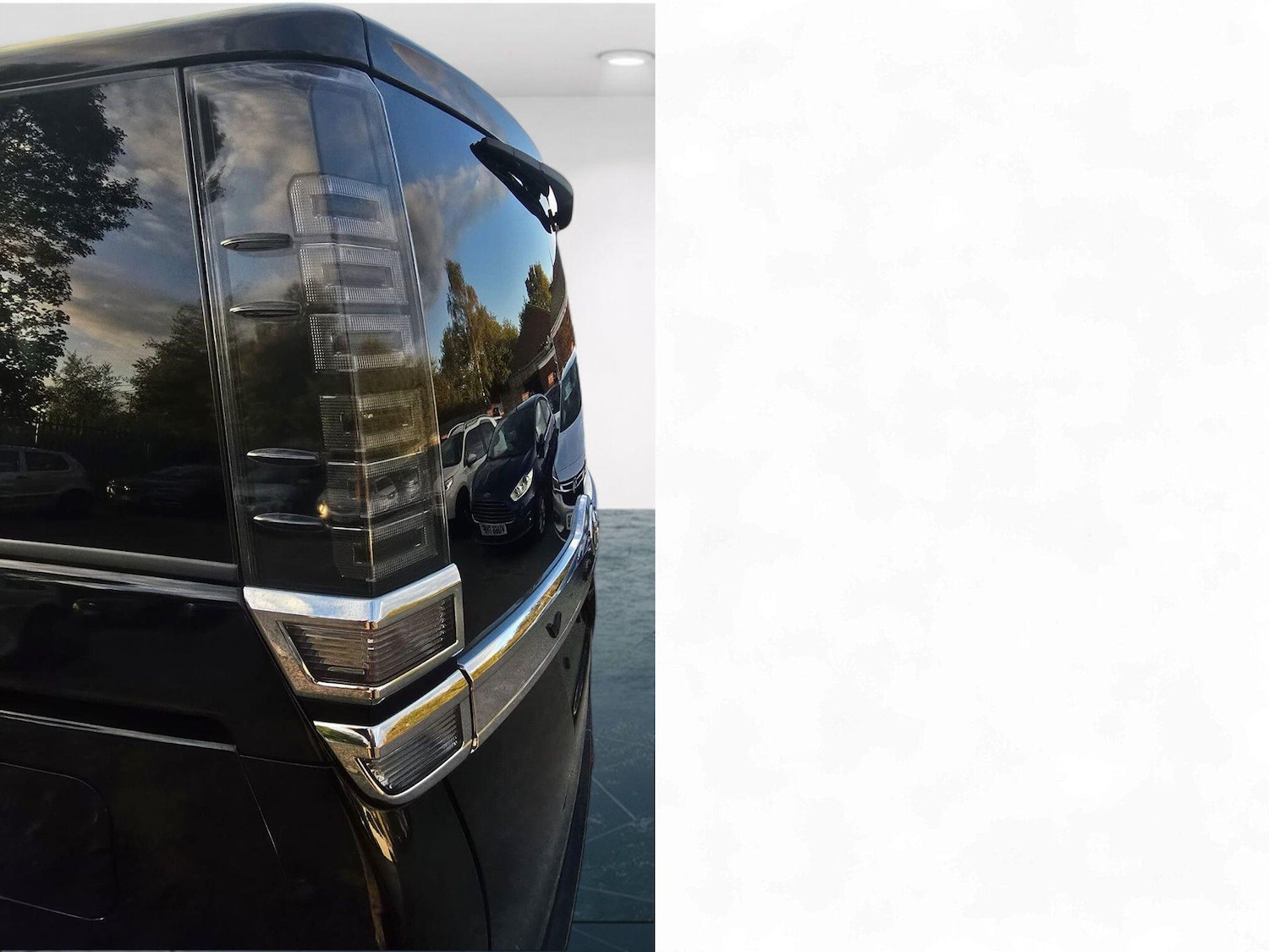 Used Toyota Voxy for sale - 76211696: Photo 36