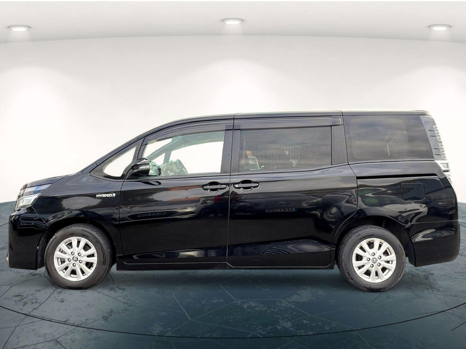 Used Toyota Voxy for sale - 76211696: Photo 8