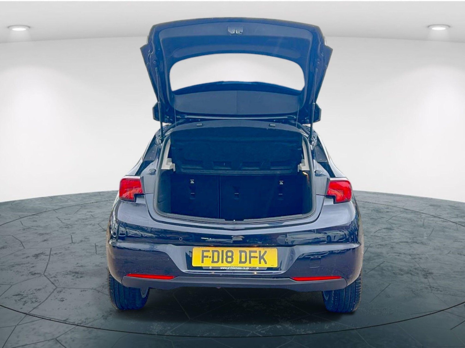 Used Vauxhall Astra 2018 for sale - 76798636: Photo 38