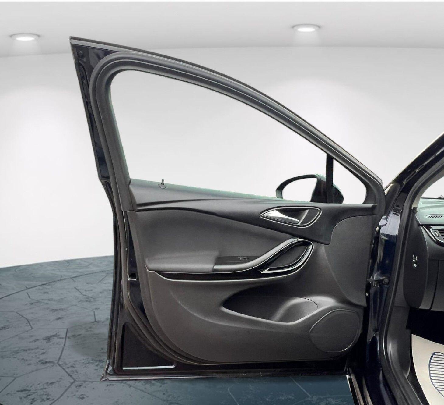 Used Vauxhall Astra 2018 for sale - 76798636: Photo 40