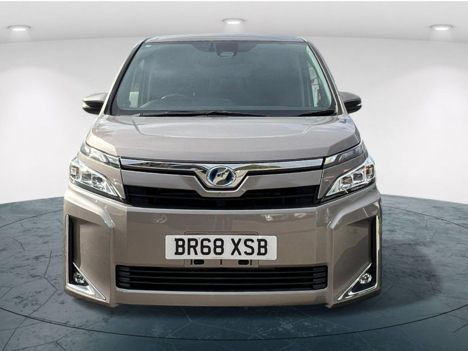 Used Toyota Voxy for sale - 76211702: Photo 11