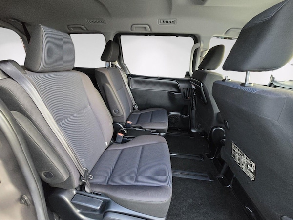 Used Toyota Voxy for sale - 76211702: Photo 14