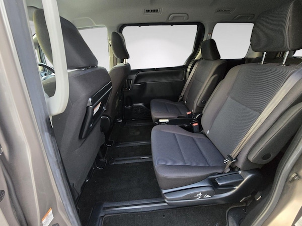 Used Toyota Voxy for sale - 76211702: Photo 15