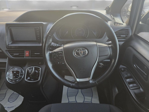 Used Toyota Voxy for sale - 76211702: Photo 20