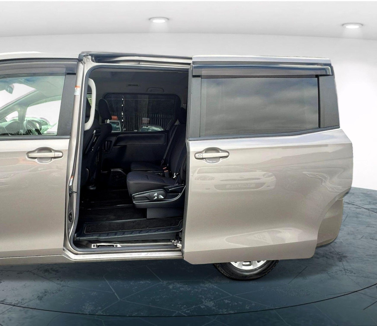 Used Toyota Voxy for sale - 76211702: Photo 48