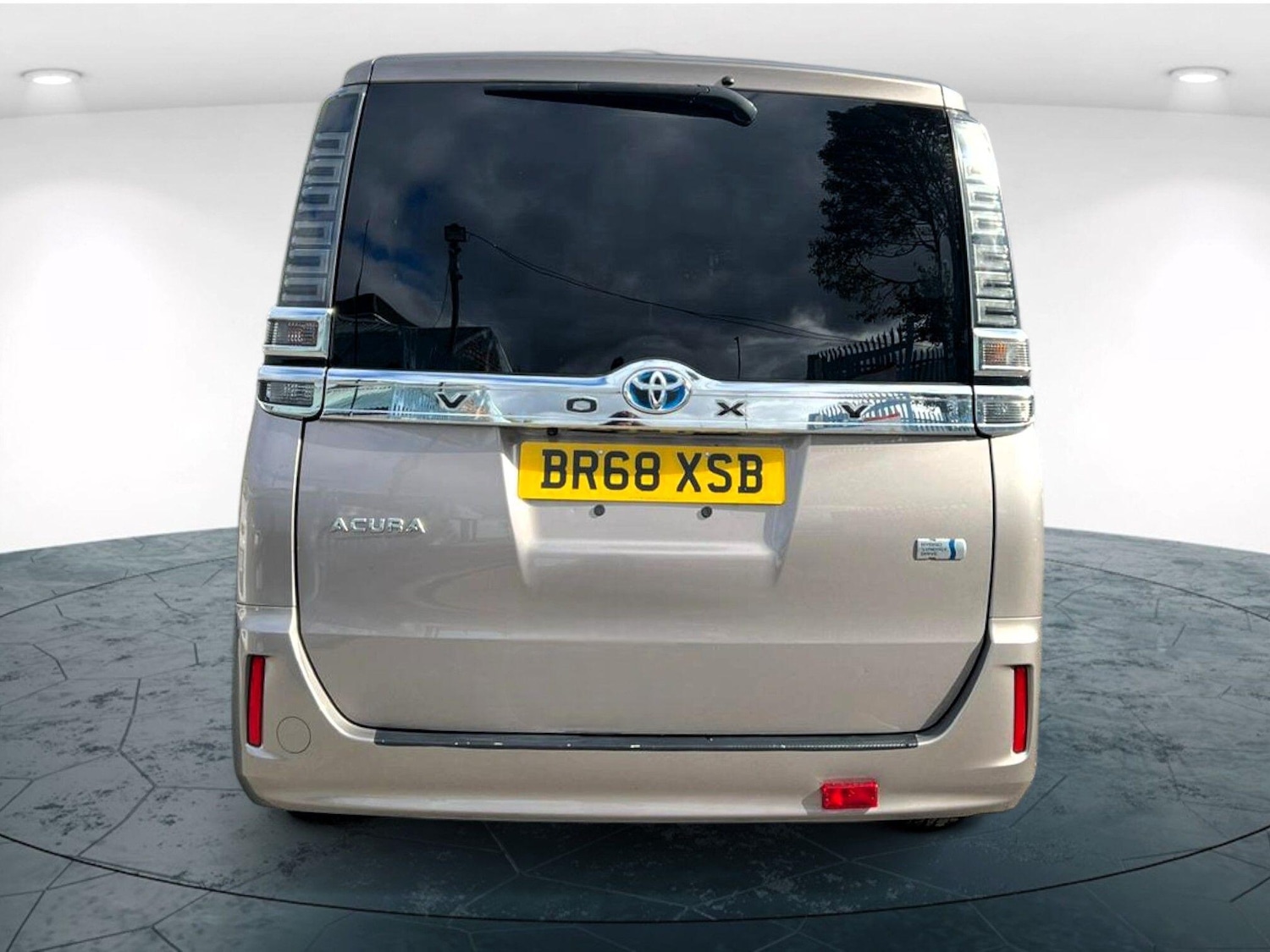 Used Toyota Voxy for sale - 76211702: Photo 6