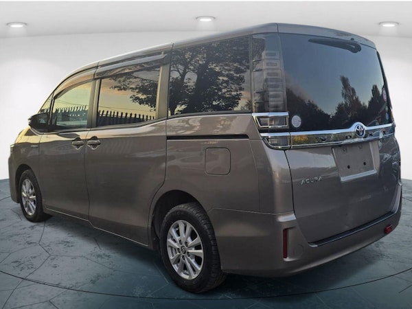 Used Toyota Voxy for sale - 76211702: Photo 6