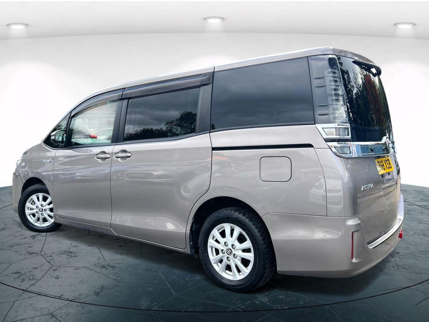 Used Toyota Voxy for sale - 76211702: Photo 7