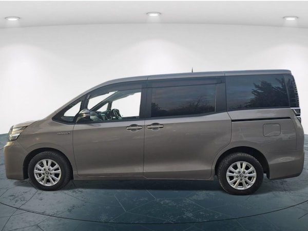 Used Toyota Voxy for sale - 76211702: Photo 7