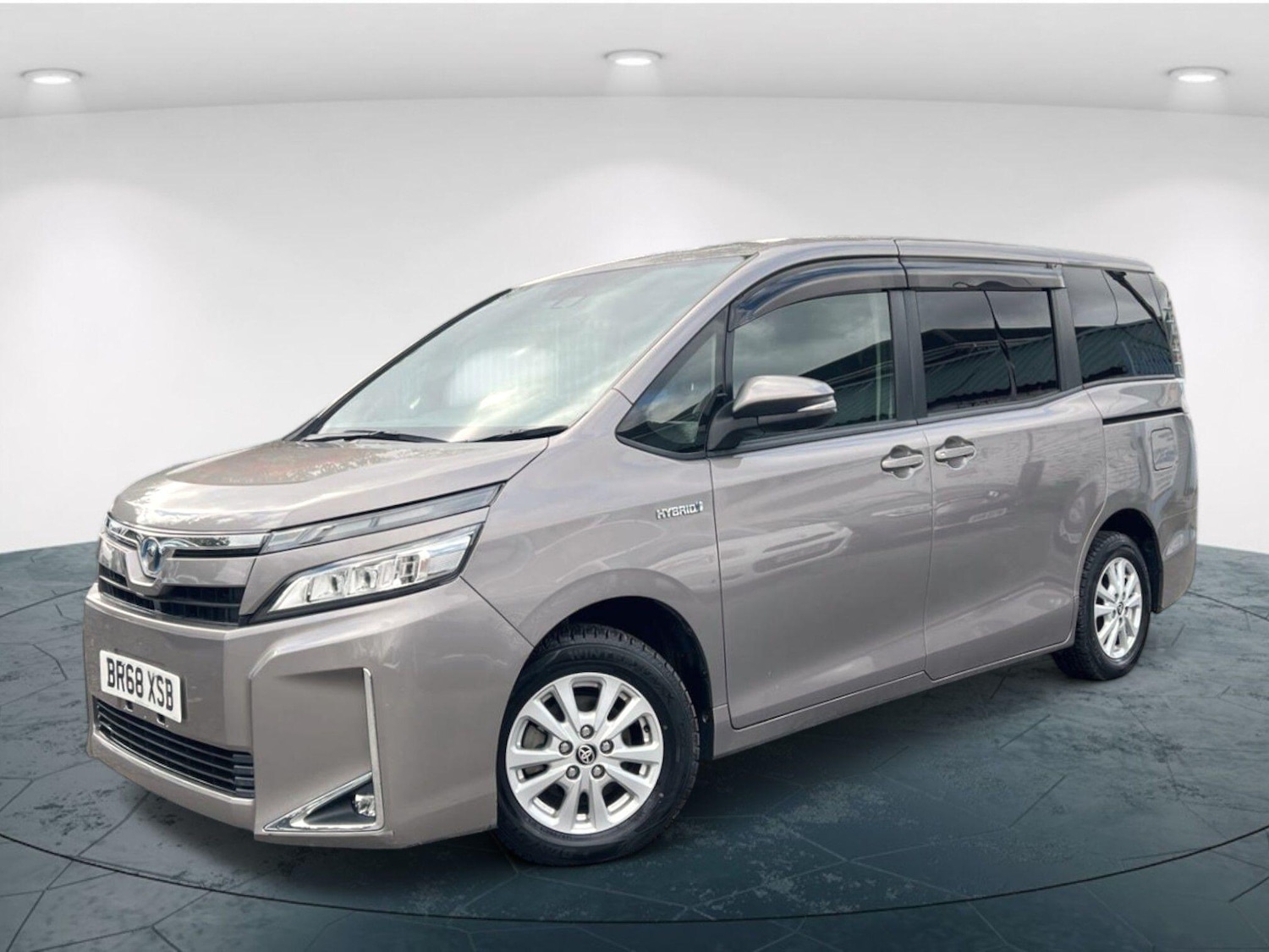 Used Toyota Voxy for sale - 76211702: Photo 9