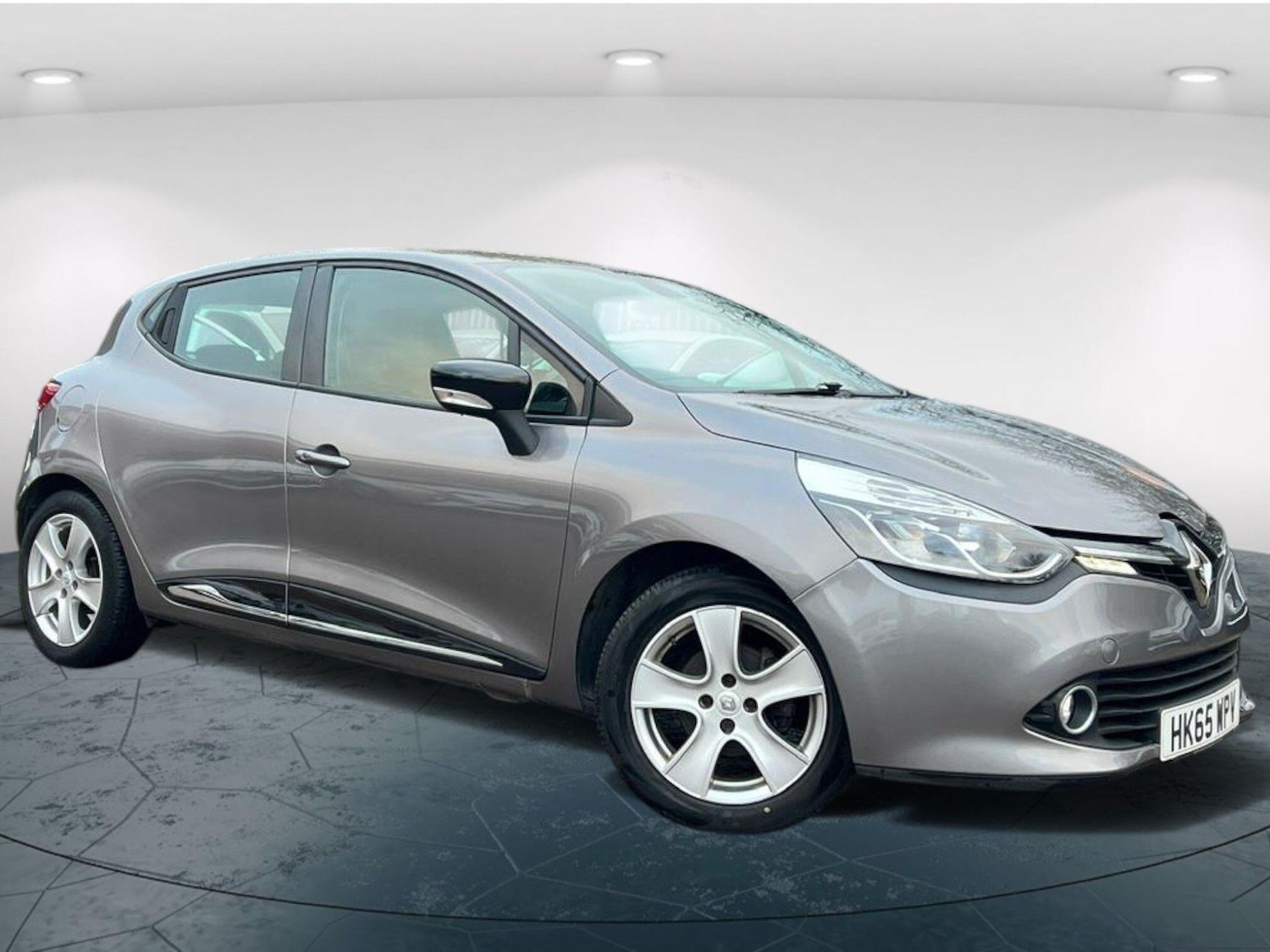 Used Renault Clio 2015 for sale - 76693566: Photo 12