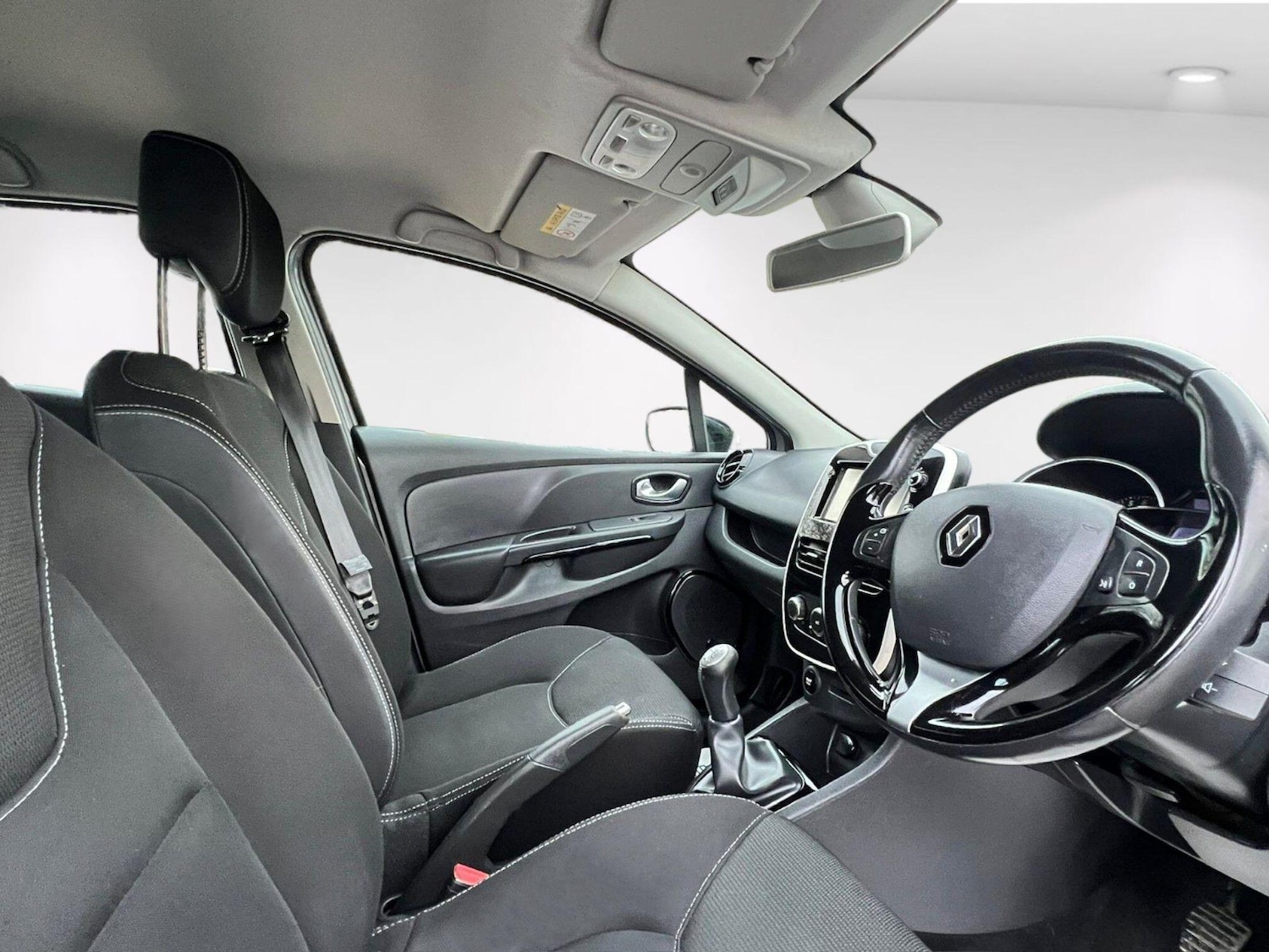 Used Renault Clio 2015 for sale - 76693566: Photo 14